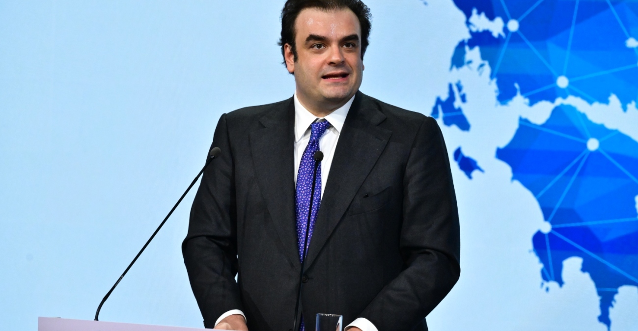 Αύγουστος ανασύνταξης για οφειλέτες με 72 δόσεις, «φρένο» στους πλειστηριασμούς και νέο Εξωδικαστικό, ποιοι κερδίζουν