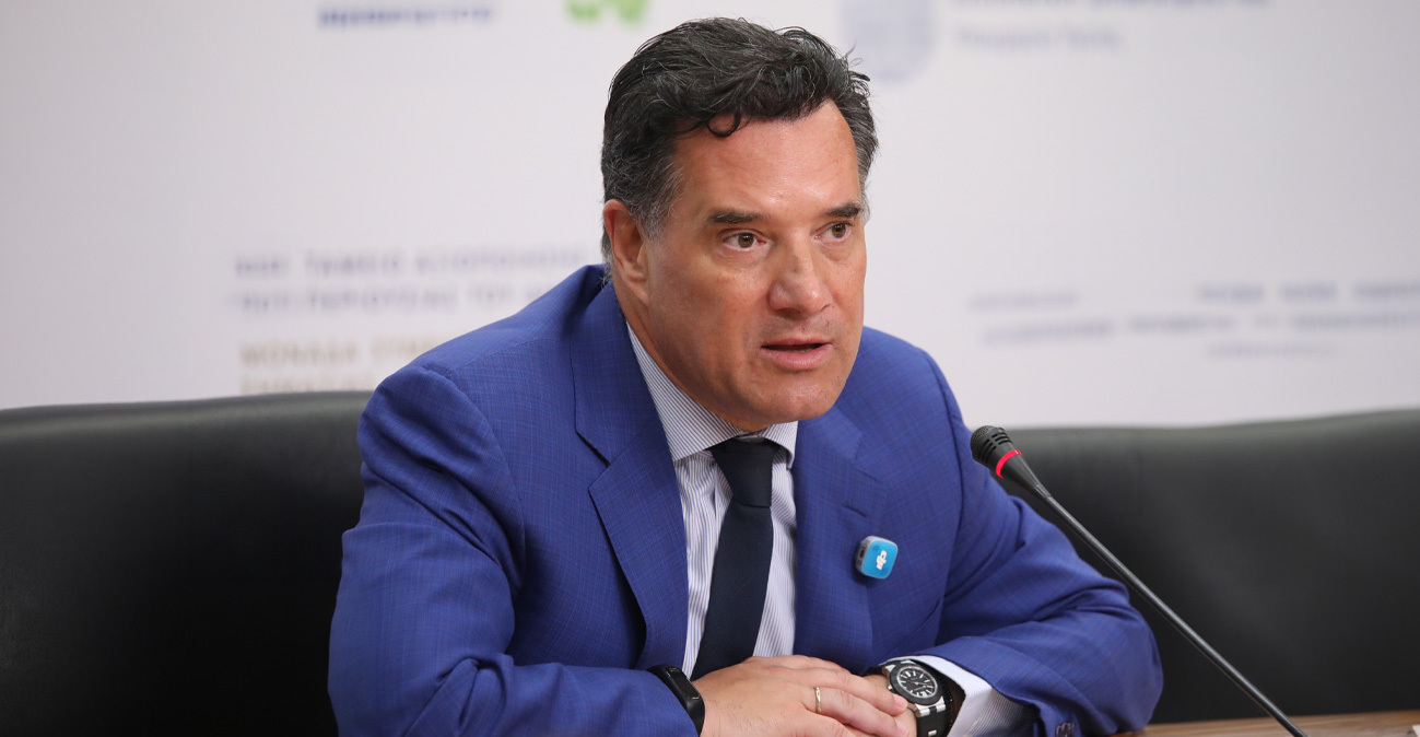 Αιχμές Άδωνι Γεωργιάδη για την κλινική όπου υπέστη ανακοπή ο Μαζωνάκης: Δεν είχε άδεια για πλασμαφαίρεση, ζήτησα έρευνα από τον ΙΣΑ