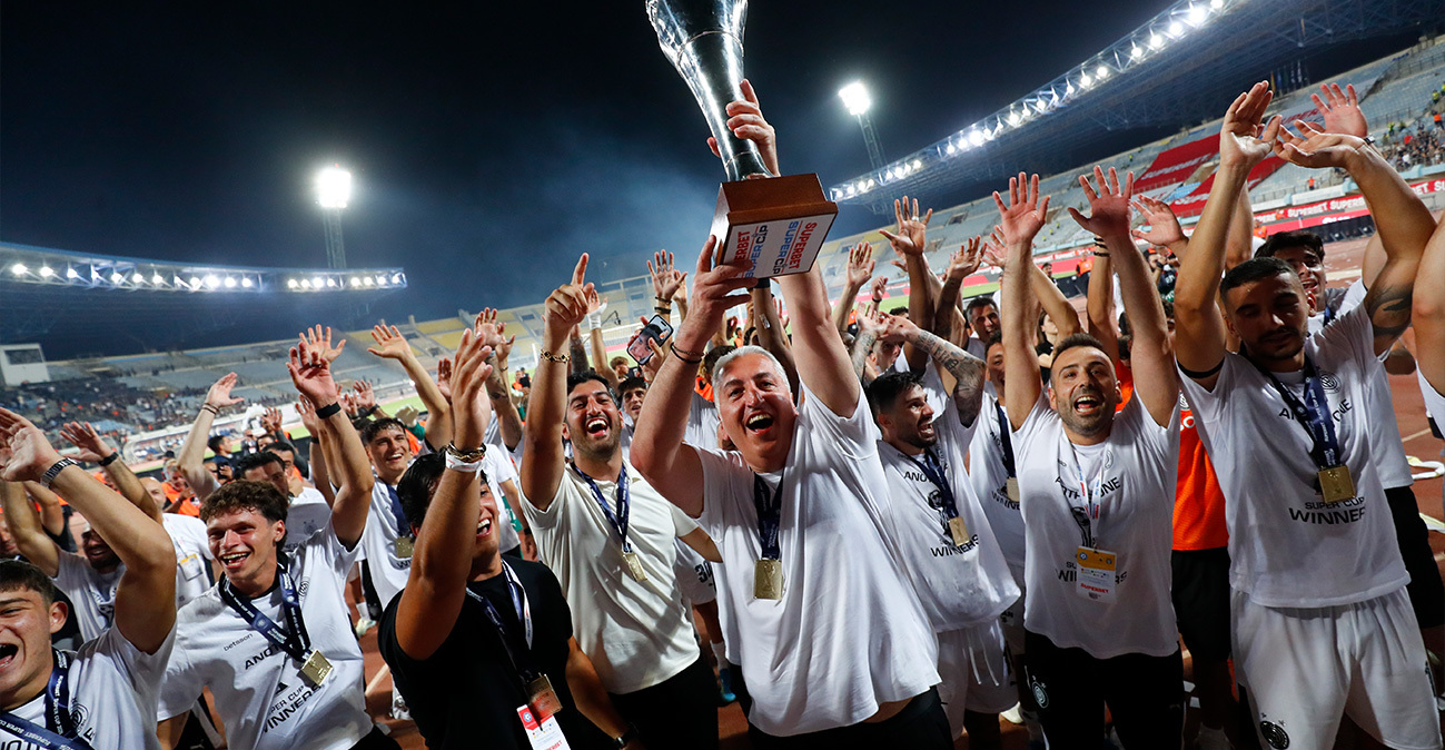 Φοβερός ΟΦΗ με ήρωα τον Ανδρούτσο κέρδισε 5-4 (2-2) στα πέναλτι την ΑΕΚ και κατέκτησε το Super Cup, δείτε τα γκολ 
