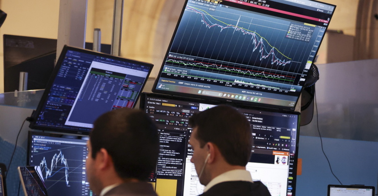 Στο κόκκινο η Wall Street - Πιέσεις από Ιράν, πετρέλαιο και επιτόκια