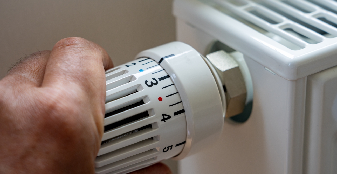 Πετρέλαιο ή φυσικό αέριο: Ποιο καύσιμο καίει περισσότερο την τσέπη των νοικοκυριών τον φετινό χειμώνα
