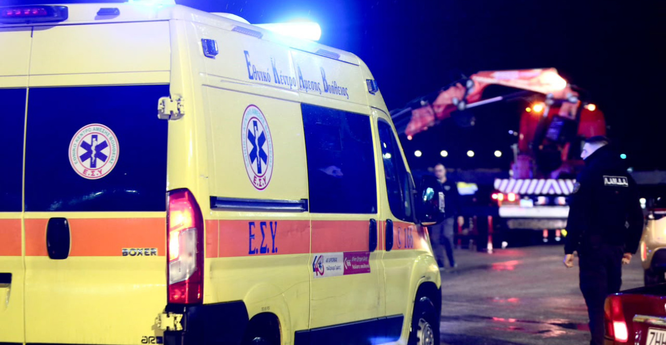 Από έναν λάθος χειρισμό λόγω βροχής η οικογενειακή τραγωδία με τους τρεις νεκρούς στο λιμάνι του Πειραιά όταν αυτοκίνητο έπεσε στη θάλασσα