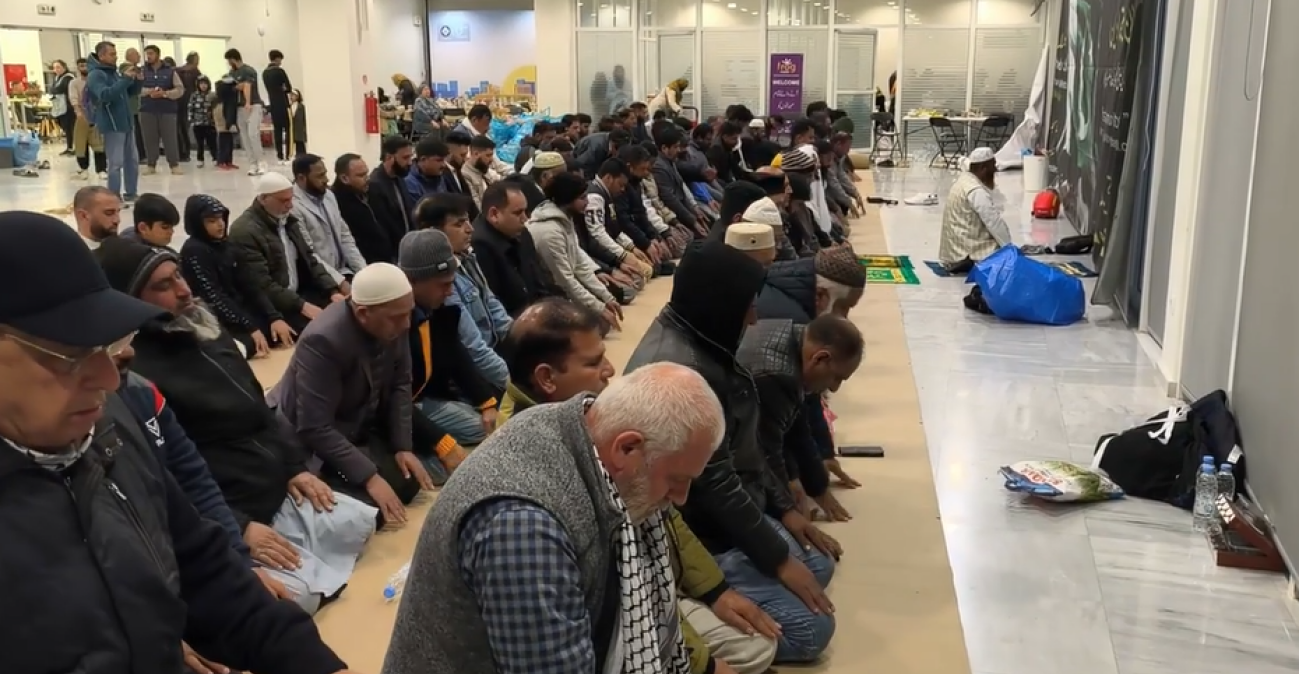 Το τελευταίο μεγάλο Ιφτάρ στην Πειραιώς: Οι μουσουλμάνοι της Αθήνας ετοιμάζονται για το Μπαϊράμι, δείτε βίντεο