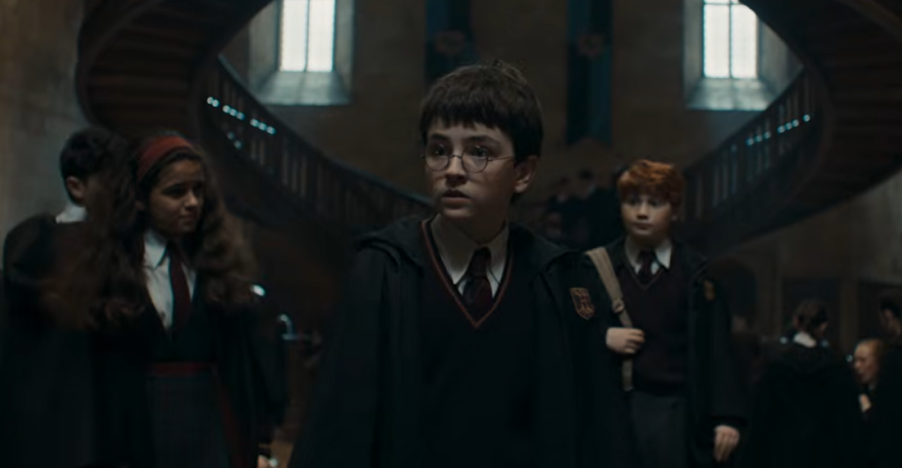Ο Χάρι Πότερ επιστρέφει στο Χόγκουαρτς, δείτε το τρέιλερ της νέας σειράς που κάνει πρεμιέρα τα Χριστούγεννα