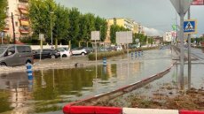 Καταρρακτώδεις βροχές στην Καταλονία, διακόπηκαν για ώρες τα δρομολόγια των τρένων