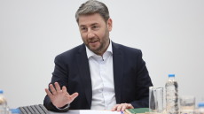 Ανδρουλάκης: Η κυβέρνηση εργαλειοποίησε τα βάσανα του λαού για να έχει υπερέσοδα