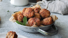 Όλα τα μυστικά για τραγανά και αφράτα κεφτεδάκια