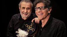 Λάκης Λαζόπουλος - Γιάννης Μπέζος: Χριστουγεννιάτικη πρεμιέρα για τους δύο καλλιτέχνες στο Θέατρο Βέμπο