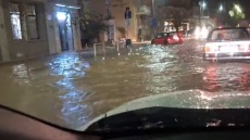 Κεφαλονιά: «Ποτάμια» οι δρόμοι στο Αργοστόλι - Πλημμύρισε η παραλιακή