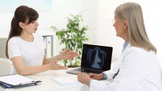 Καρκίνος πνεύμονα: Ποιοι καπνιστές πρέπει να υποβληθούν σε προσυμπτωματικό έλεγχο – Η πνευμονολόγος εξηγεί