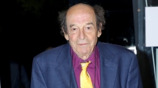 Μανουσάκης: Συμπληρώθηκε ένας χρόνος από τον θάνατό του - Όσα είπαν για εκείνον ο Γκλέτσος, ο Τσιμιτσέλης και η Παπαθωμά