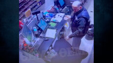 Βίντεο ντοκουμέντο: Άγρια ληστεία σε βενζινάδικο στα Βριλήσσια - Τον σημάδεψε με όπλο και άδειασε το ταμείο