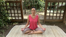 Στρες: Οι δυναμικές στροφές της σπονδυλικής στήλης που το καταπολεμούν – Δείτε βίντεο