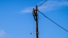 ΔΕΔΔΗΕ: Αποκαταστάθηκαν οι βλάβες από την κακοκαιρία Bora στη Θεσσαλονίκη, έως το βράδυ στη Χαλκιδική