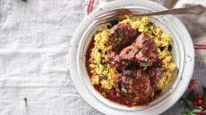 Οσομπούκο με κόκκινο κρασί και μπαχαρικά