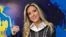 Nafsica: Το υποψήφιο τραγούδι «Unhurt me», η συνεργασία με τον Γιώργο Θεοφάνους και το Μπρόντγουεϊ