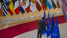 Politico: Από την Άμυνα έως το μεταναστευτικό - Τα 11 κρίσιμα ζητήματα της Συνόδου Κορυφής της ΕΕ