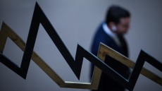 Χρηματιστήριο Αθηνών: Χαμηλώνουν ταχύτητα οι επενδυτές μετά το τετραήμερο ράλι