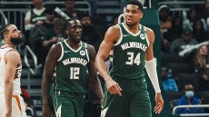 Μιλγουόκι Μπακς - Φοίνιξ Σανς 133-123: Τρολάρισμα μετά τη νίκη με 37άρα του Αντετοκούνμπο και τα δύο ρεκόρ