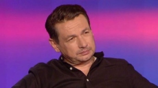 Σταύρος Νικολαΐδης: Η αντίδραση του πατέρα μου όταν του είπα ότι φίλος του προσπάθησε να με κακοποιήσει, ήταν «ευχαριστώ που με ρεζίλεψες»