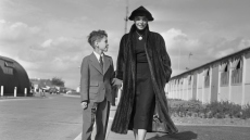 Τζόαν Κόλινς για τον αδερφό της: Ήσουν πάντα στο πλευρό μου, είμαι ευγνώμων που βαδίζουμε μαζί στη ζωή 