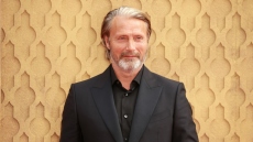 Ο Μαντς Μίκελσεν πρωταγωνιστεί στο θρίλερ «Sirius» 