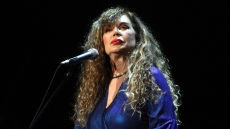 Εκνευρισμένη η Ελένη Δήμου με δημοσιεύματα που έγραψαν ότι έχει πεθάνει - «Ντροπή για μερικά likes» αναφέρει η τραγουδίστρια