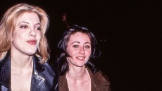 Το συγκινητικό μήνυμα της Τόρι Σπέλινγκ για τον έναν χρόνο από τον θάνατο της Σάνεν Ντόχερτι:  Ο θρήνος καίει την ψυχή μου όλο και περισσότερο όσο περνούν οι μέρες