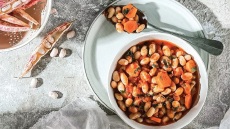 14 λαδερά και όσπρια για τη νηστεία του Τιμίου Σταυρού