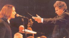 Γιάννης Κότσιρας: Ερμηνεύει τραγούδια του Μίκη Θεοδωράκη σε νέες συμφωνικές εκδοχές 