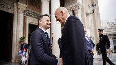 Μετά από έξι ανακοινώσεις σε λιγότερο από 24 ώρες, Δένδιας και Δούκας συμφώνησαν ότι διαφωνούν για τον Άγνωστο Στρατιώτη - Η συνέχεια στα... δικαστήρια