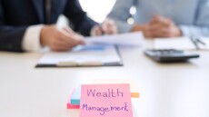 Στα hotspots της διαχείρισης μεγάλου πλούτου η Ελλάδα 