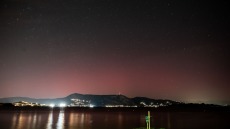 Βόρειο Σέλας και στην Ελλάδα λόγω ισχυρής γεωμαγνητικής καταιγίδας, δείτε εντυπωσιακές εικόνες από Χορτιάτη και Κέρκυρα