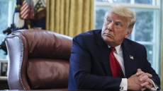 Αν μου το ζητήσουν, μπορώ να λύσω και το οικονομικό πρόβλημα του ΟΗΕ, λέει ο Τραμπ