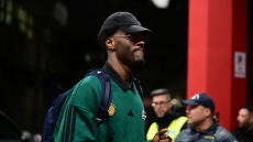 Έφτασε πρώτος στο ΣΕΦ για το παιχνίδι με τον Ολυμπιακό ο Χέιζ - Ντέιβις, βίντεο και φωτογραφίες