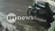 Καρέ καρέ η κλοπή μηχανής μεγάλου κυβισμού μπροστά από το σπίτι του ιδιοκτήτη στη Ραφήνα, δείτε βίντεο
