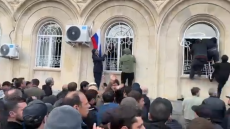 Αμπχαζία: «Ταμπουρωμένοι» στο κοινοβούλιο διαδηλωτές – Δεν φεύγουν παρά τη διαβεβαίωση του προέδρου για παραίτηση