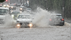Νέα προειδοποίηση Μαρουσάκη για καταιγίδες στην Αττική, έντονα φαινόμενα τις επόμενες ώρες σχεδόν όλη τη χώρα - Live χάρτης με την πορεία της κακοκαιρίας