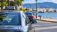 Συλλήψεις 21χρονου και 22χρονου για επεισόδιο με επιβάτες ταξί στον Βόλο: Κατέβασαν 24χρονο και 25χρονο και τους ξυλοκόπησαν