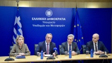 Σταϊκούρας: Υπεγράφη σύμβαση για την προμήθεια 100 λεωφορείων φυσικού αερίου που θα δρομολογηθούν στην Αθήνα