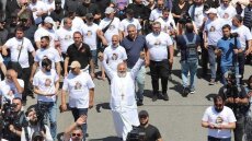 Αρμενία: Παραιτήθηκε αρχιεπίσκοπος που επιθυμεί να διεκδικήσει την πρωθυπουργία