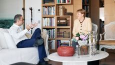 Συνάντηση Μητσοτάκη με Μέρκελ - Πήραν πρωινό, συζήτησαν για τις διεθνείς εξελίξεις