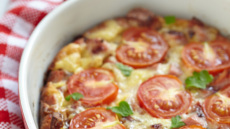 Φριτάτα με ντομάτες και ζαμπόν