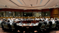 Ecofin: Μαίνεται ο καβγάς για τη μεταρρύθμιση των κανόνων του Συμφώνου Σταθερότητας