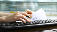 Ποια πιστοποιητικά μπορούν να εκδίδουν από σήμερα οι πολίτες από τον υπολογιστή τους