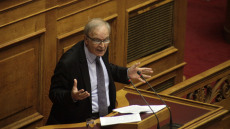 Ένωση Κεντρώων: Το «φλερτ» Φλαμπουράρη δείχνει κυβερνητική αγωνία