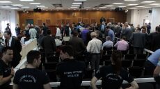 Ξαναρχίζει η δίκη της ΧΑ - Δίπλα δίνουν Πανελλαδικές