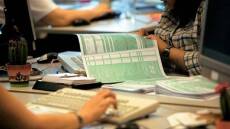 «Τσουνάμι» κατασχέσεων για να επιτευχθούν οι στόχοι από το υπουργείο Οικονομικών