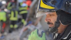 Ιταλία: Ραγίζει καρδιές η συγγνώμη του πυροσβέστη στην 9χρονη Τζούλια που θυσιάστηκε για την αδερφή της