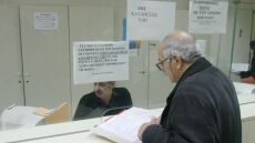 Στη λίστα αναμονής για 50.000 «ψαλιδισμένα» εφάπαξ